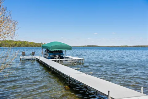 $2,200,000 | 208 East Lake Street, Waconia, MN 55387
