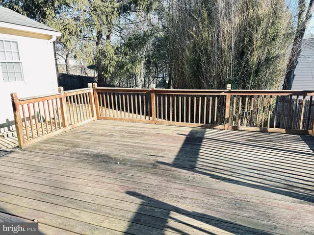 a view of deck and deck
