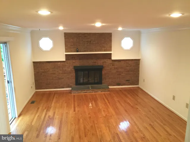 $4,000 | 1 Apricot Court, Gaithersburg, MD 20878