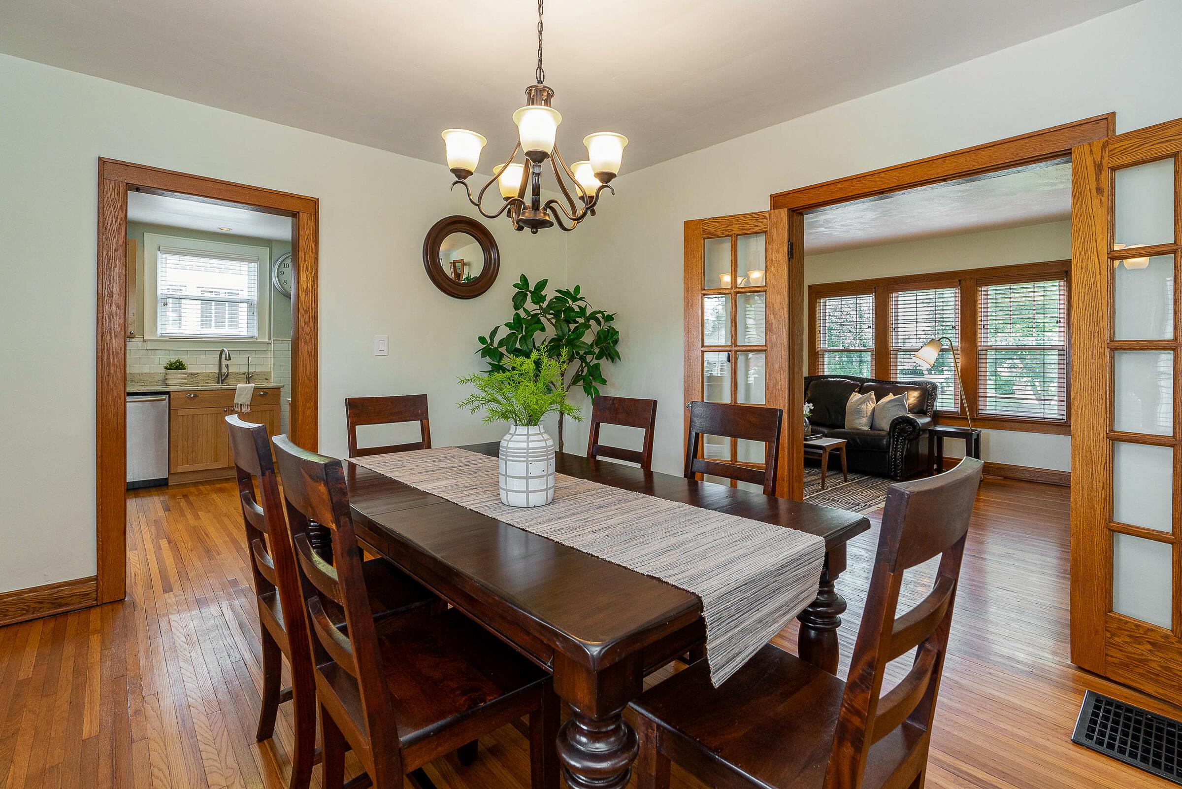 671 South Cassingham Road Columbus, OH 43209 - Photo 11 of 33