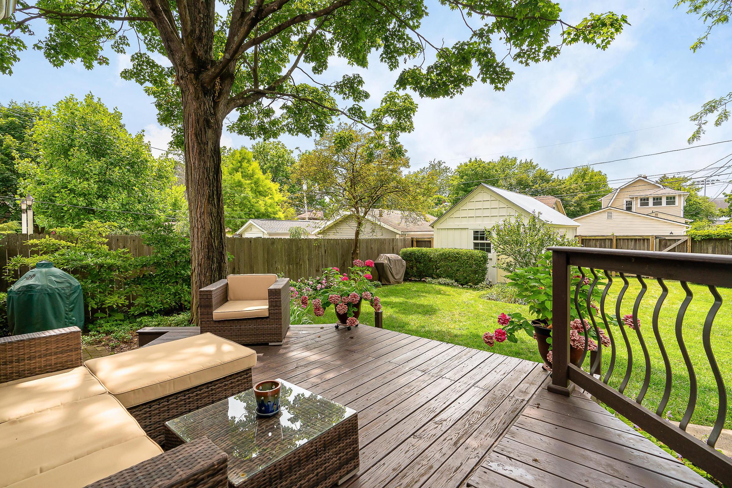 671 South Cassingham Road Columbus, OH 43209 - Photo 3 of 33