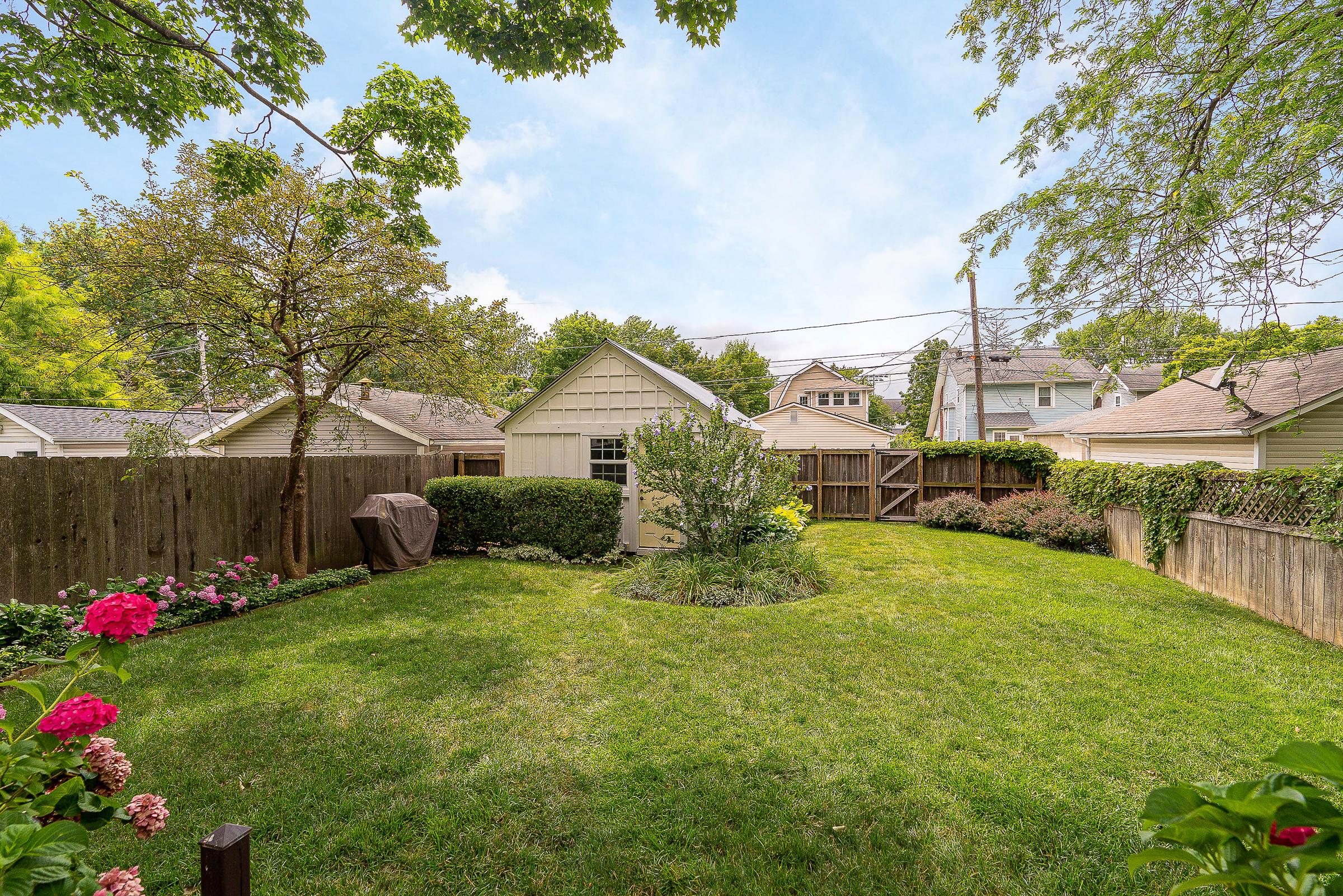 671 South Cassingham Road Columbus, OH 43209 - Photo 5 of 33