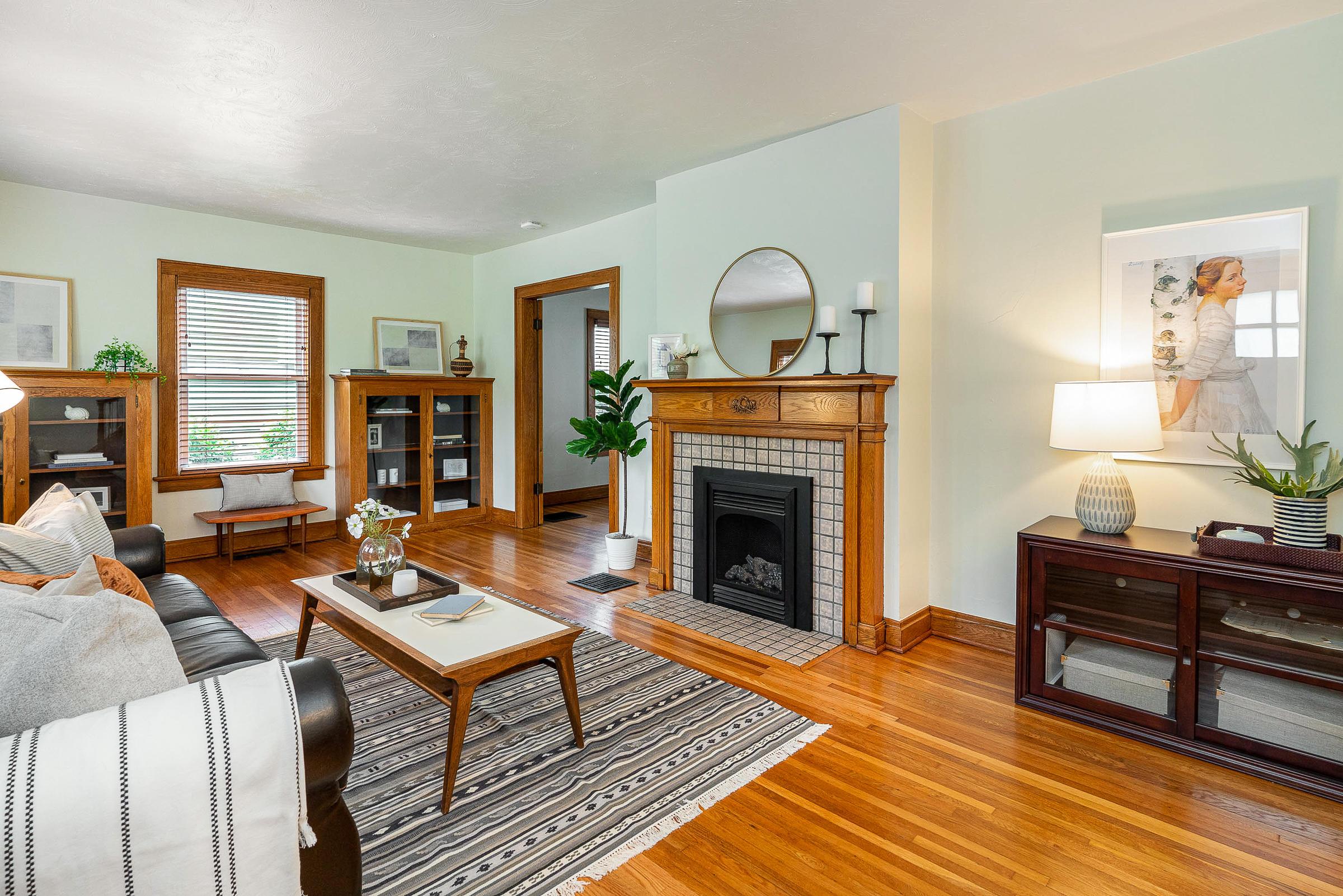 671 South Cassingham Road Columbus, OH 43209 - Photo 8 of 33