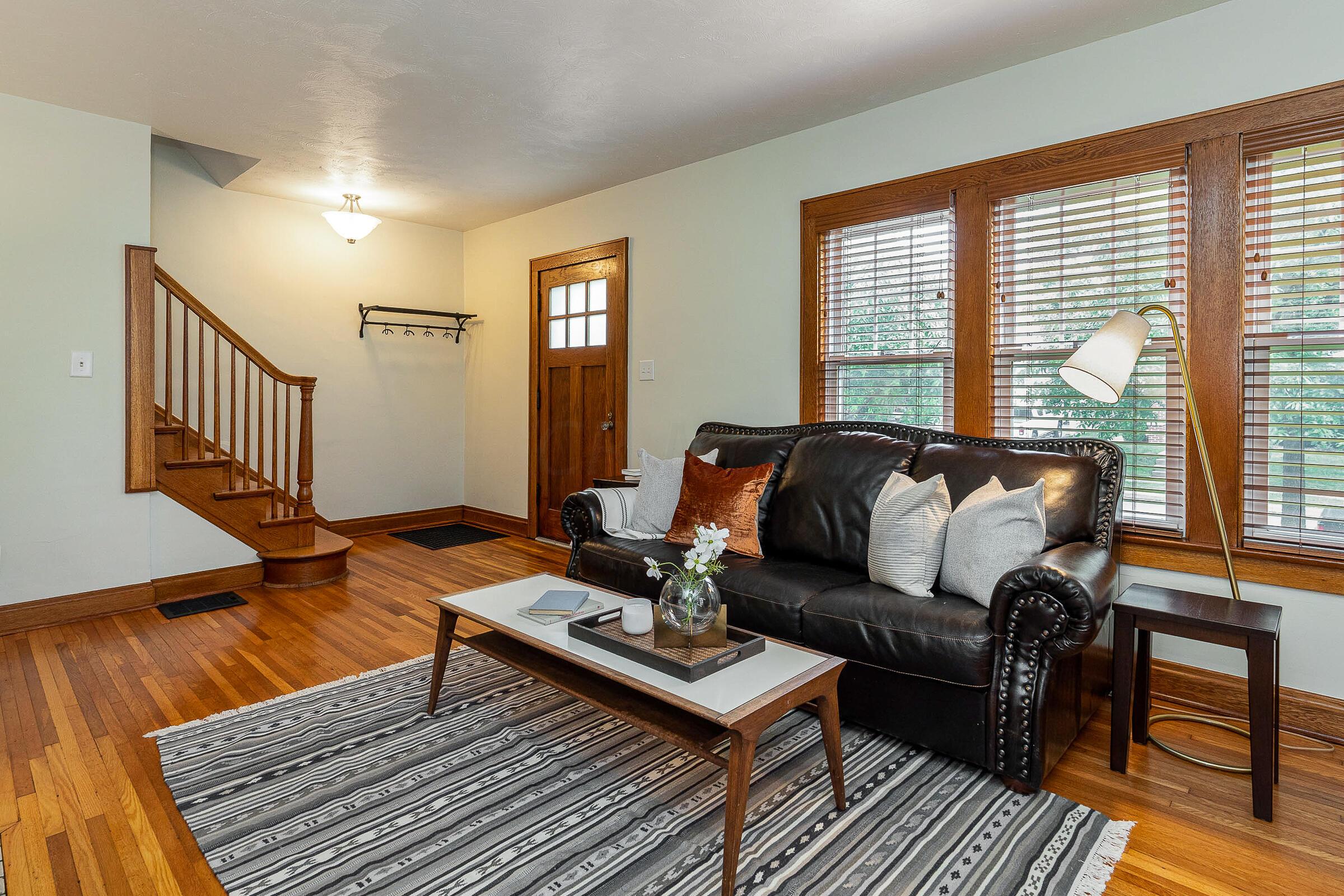 671 South Cassingham Road Columbus, OH 43209 - Photo 9 of 33