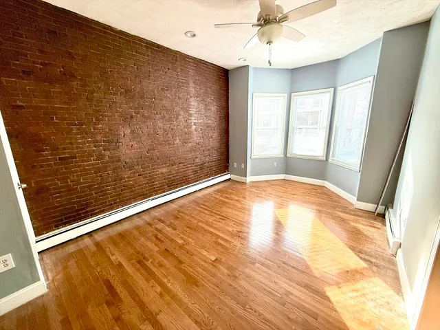 $4,000 | 106 West 3rd Street, Unit 1, Boston, MA 02127