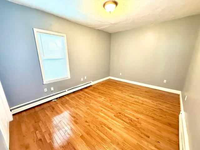 $4,000 | 106 West 3rd Street, Unit 1, Boston, MA 02127