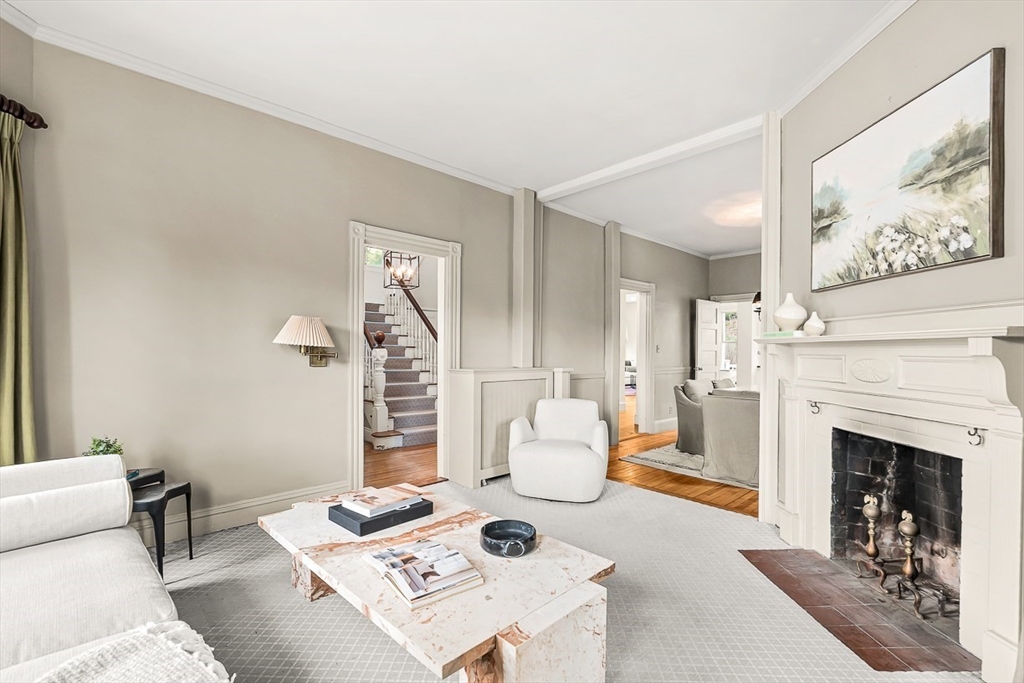 207 Weston Road Wellesley, MA 02482 - Photo 4 of 23