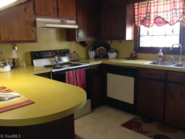 397 Stratford Road Lexington, NC 27292 - Photo 3 of 24