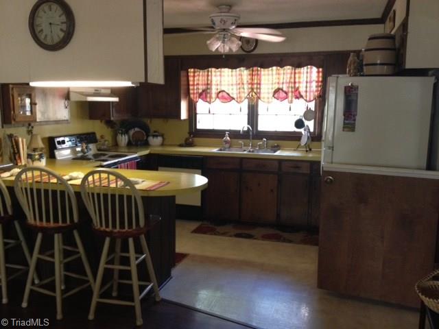 397 Stratford Road Lexington, NC 27292 - Photo 4 of 24