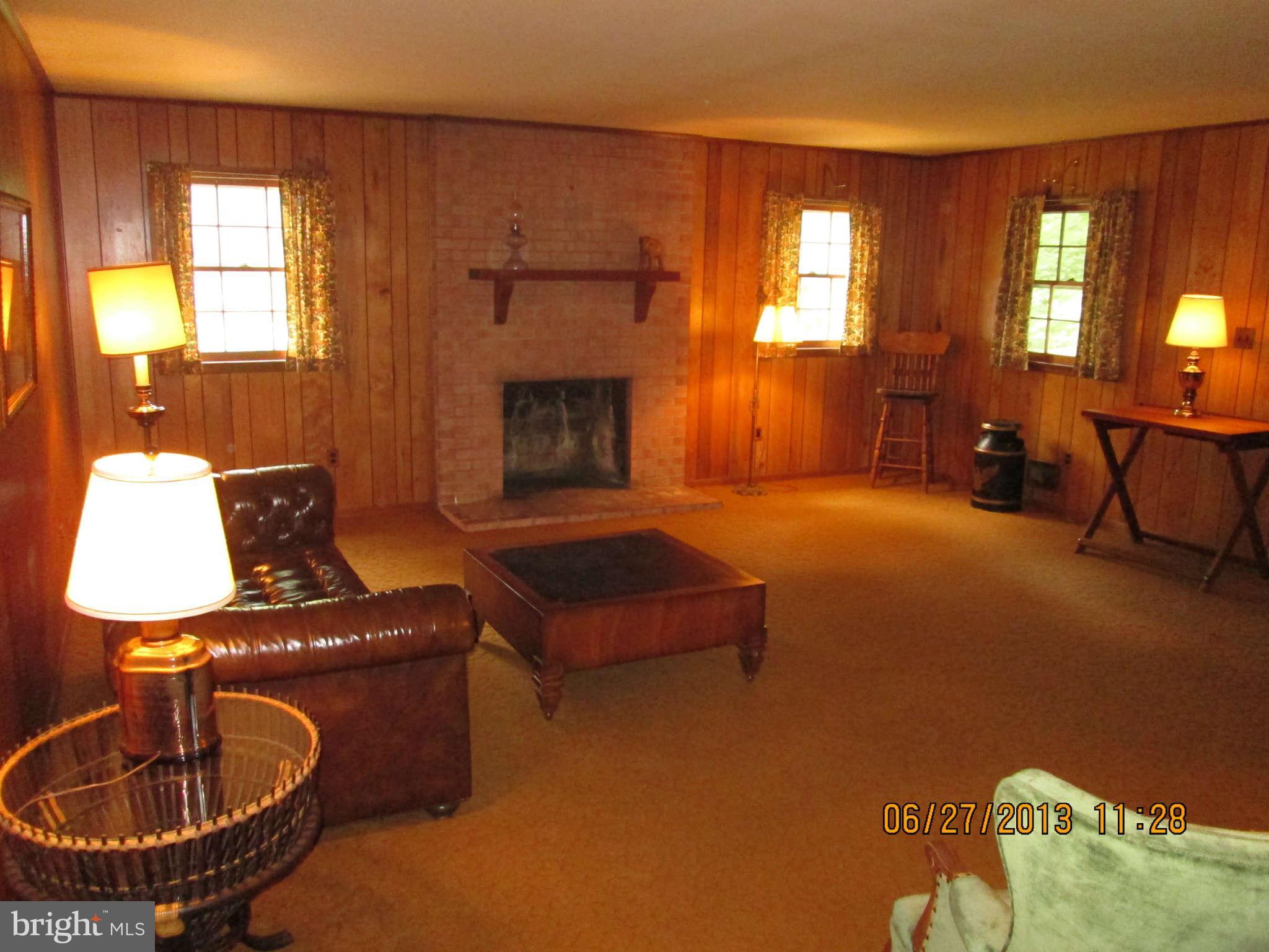 3049 Aberdeen Road Annapolis, MD 21403 - Photo 11 of 30 Family Room