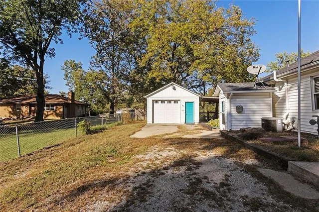 $149,900 | 6924 Northeast 56th Street, Kansas City, MO 64119