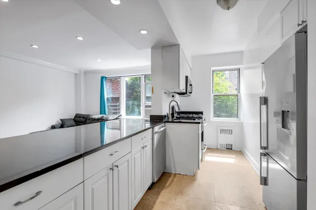 $219,999 | 3750 Hudson Manor Terrace, Unit 1DW | Riverdale