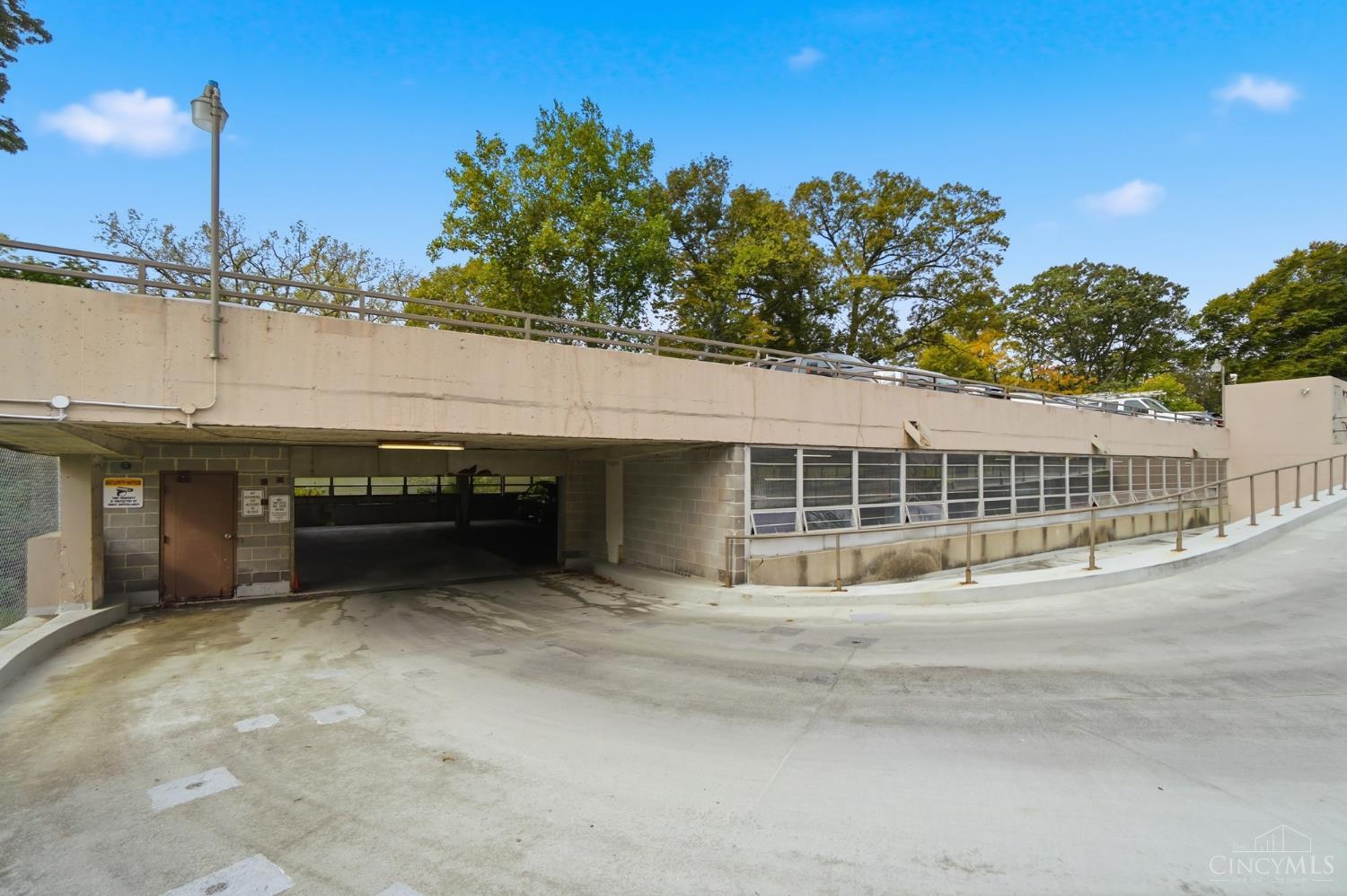 2324 Madison Road, Unit 403 Cincinnati, OH 45208 - Photo 34 of 40