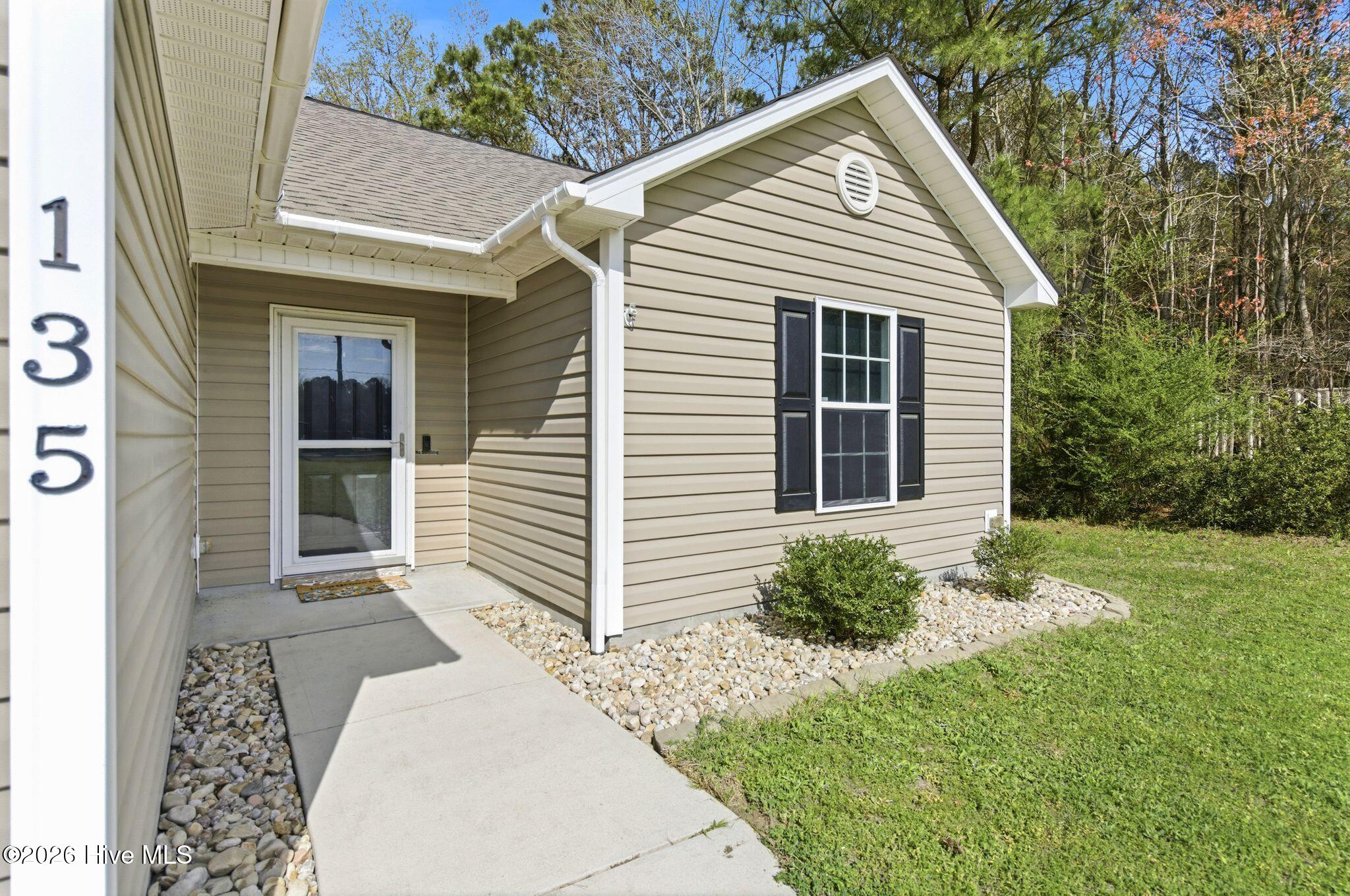 135 Chadwick Acres Road Sneads Ferry, NC 28460 - Photo 4 of 47 11_DSC00561