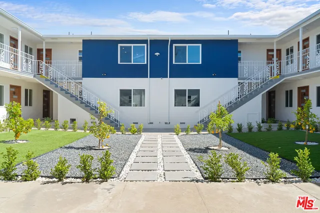 a front view of house with yard