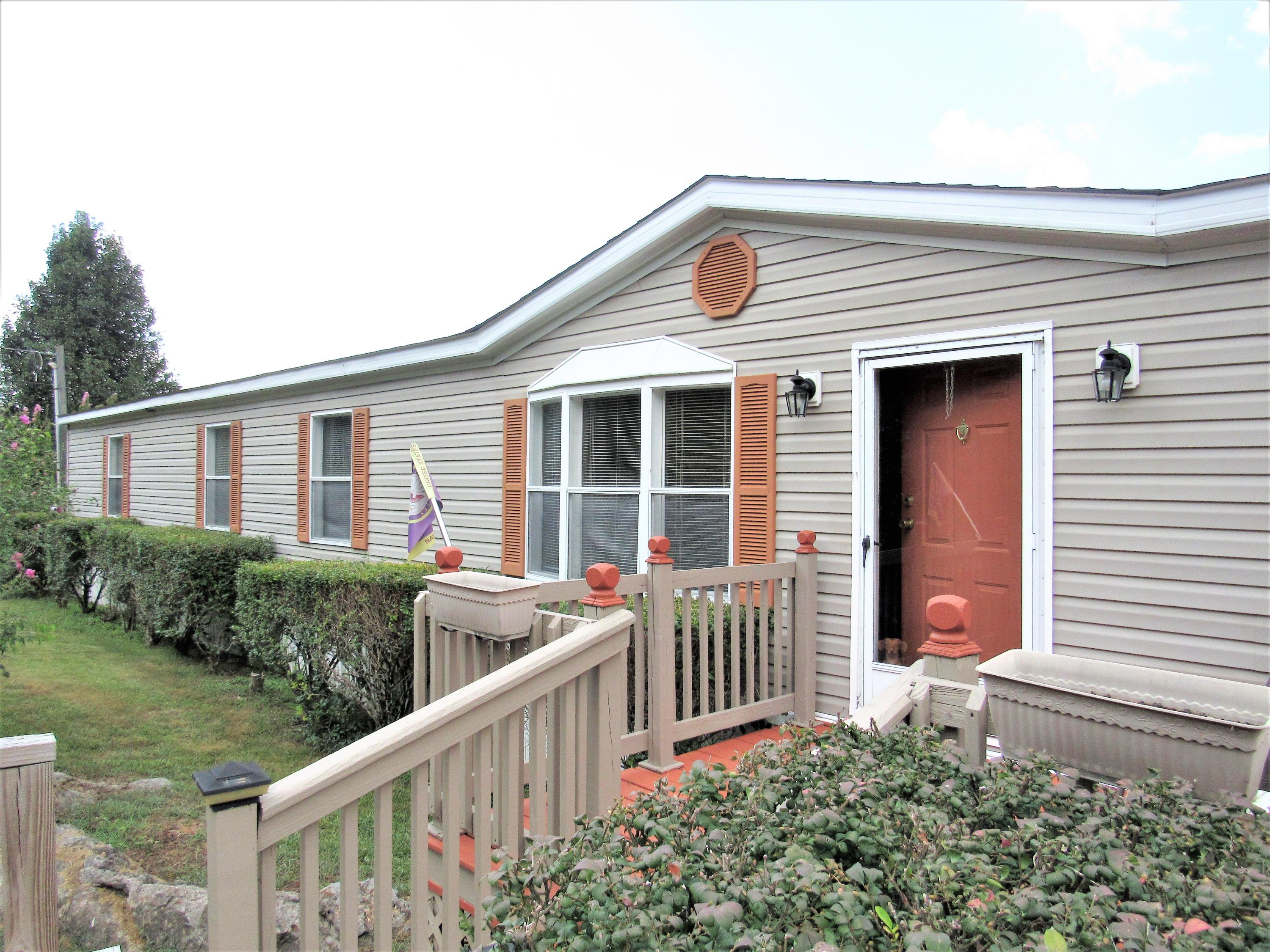 1207 Harbin Road Dandridge, TN 37725 - Photo 2 of 34 IMG_2354