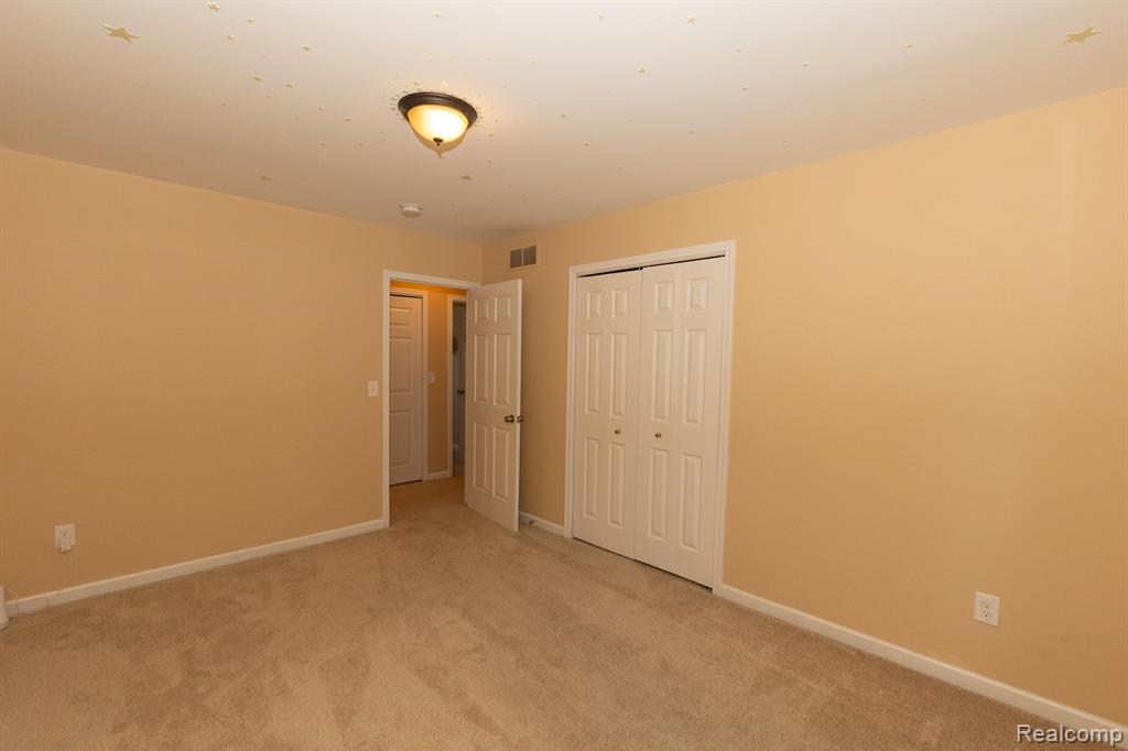 21116 Middlebelt Road Farmington Hills, MI 48336 - Photo 27 of 43