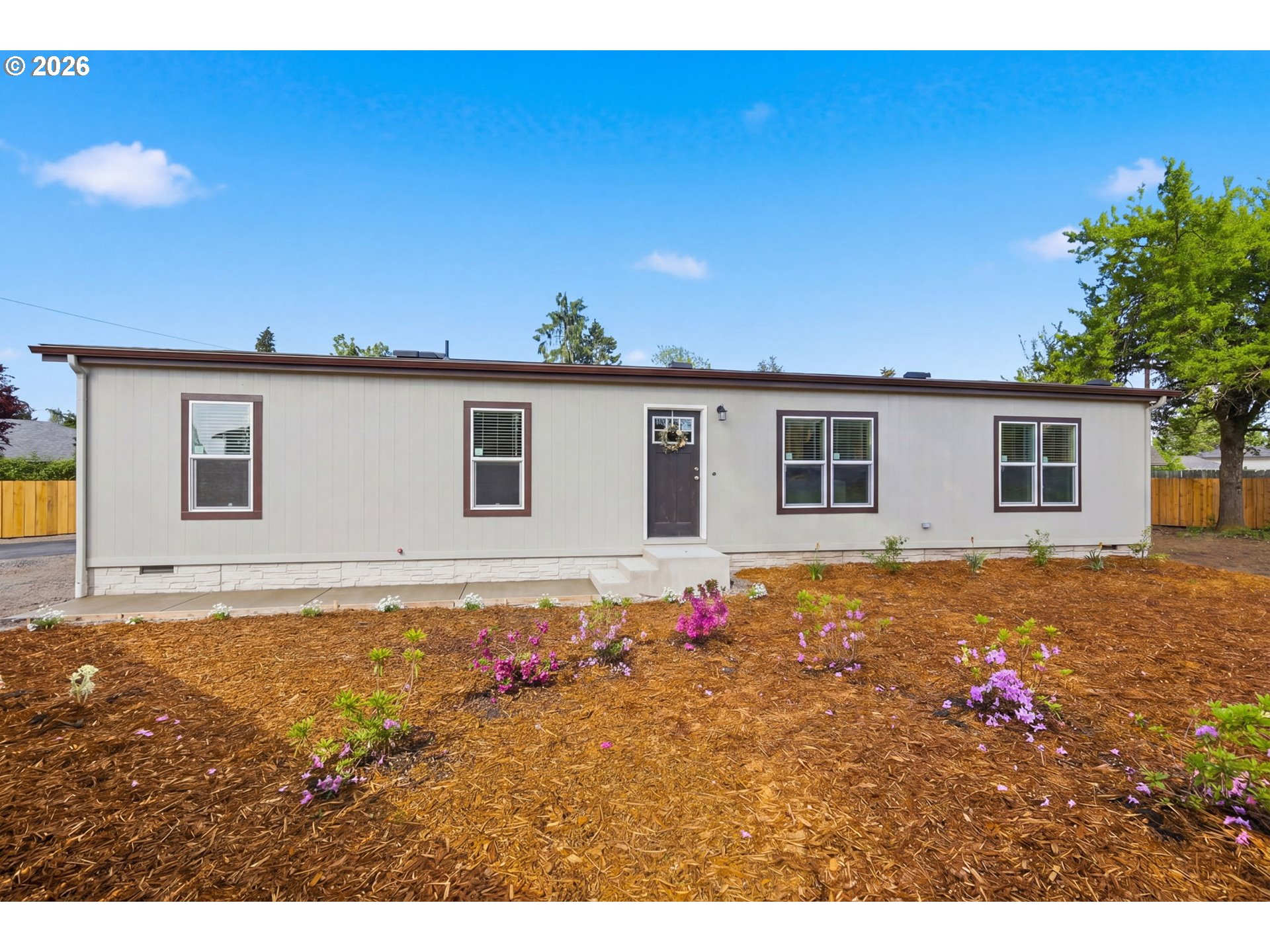 1547 A Street Springfield, OR 97477 - Photo 2 of 28