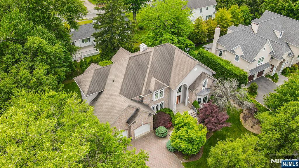 6 Maplewood Road Closter, NJ 07624 - Photo 4 of 40