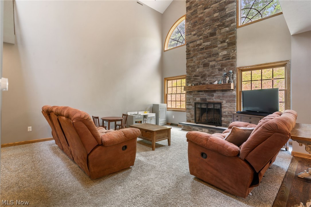 9241 March Road Northeast East Rochester, OH 44625 - Photo 7 of 35 Gallery Image 7