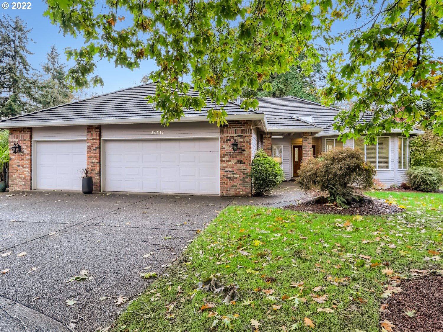 28531 Southwest Cascade Loop Wilsonville, OR 97070 - Photo 1 of 26 Gallery Image 1
