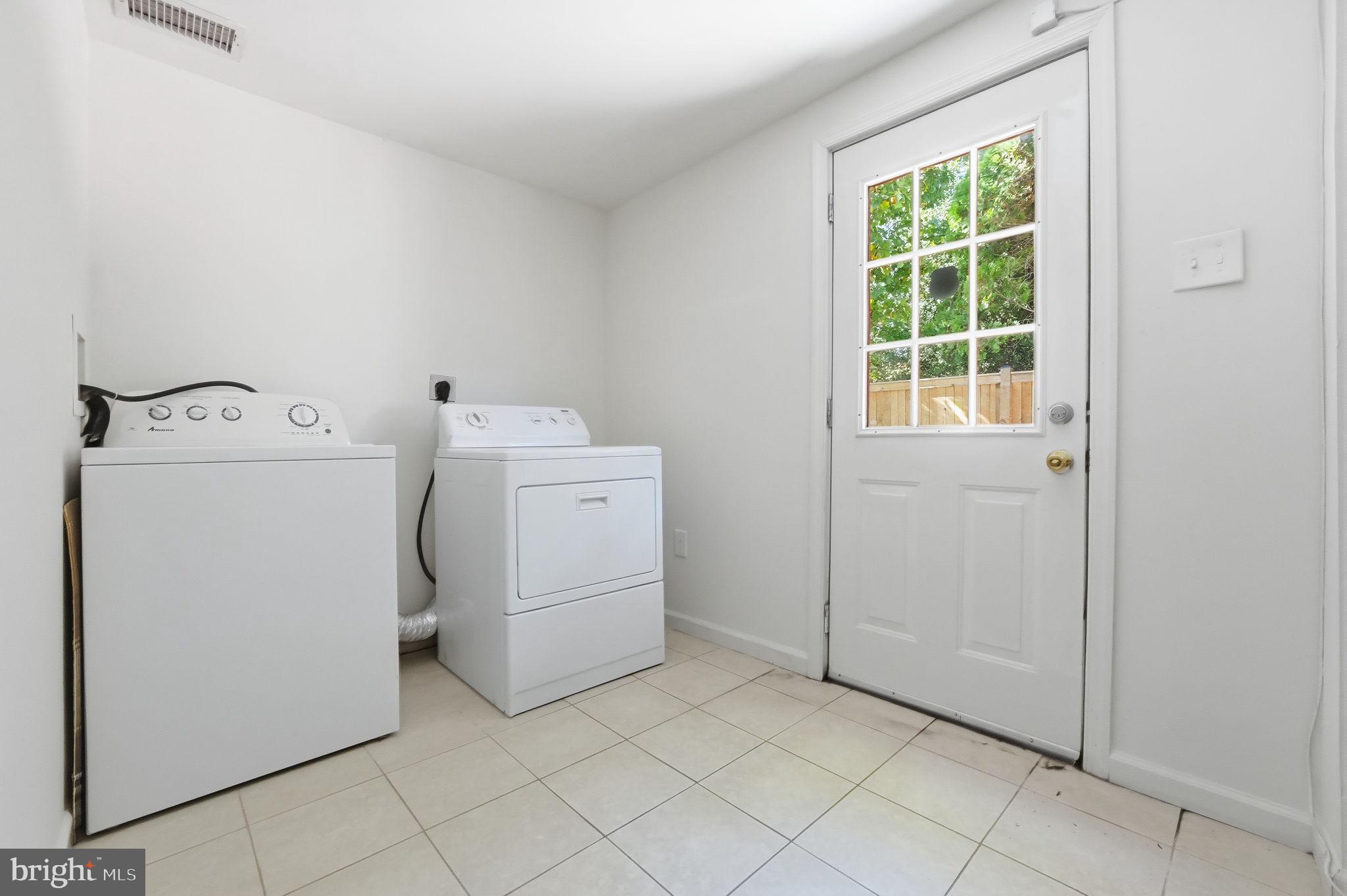 702 Dryden Street Silver Spring, MD 20901 - Photo 22 of 40 Laundry on Main Level
