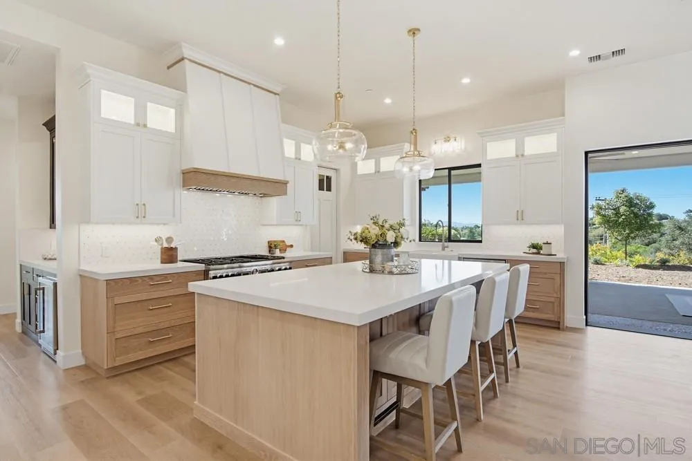 575 Twin Country Lane Fallbrook, CA 92028 - Photo 21 of 68 Kitchen