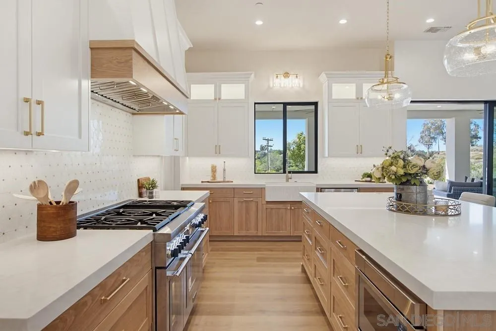575 Twin Country Lane Fallbrook, CA 92028 - Photo 22 of 68 Kitchen