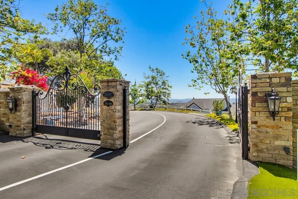 575 Twin Country Lane Fallbrook, CA 92028 - Photo 3 of 68 Front Gates