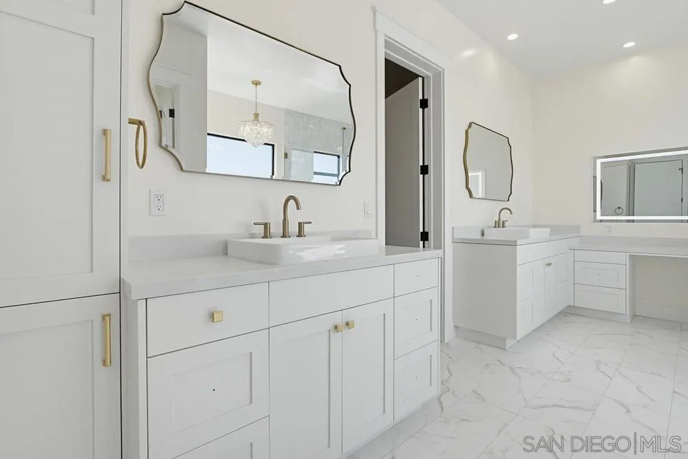 575 Twin Country Lane Fallbrook, CA 92028 - Photo 34 of 68 Primary Bath/Spa