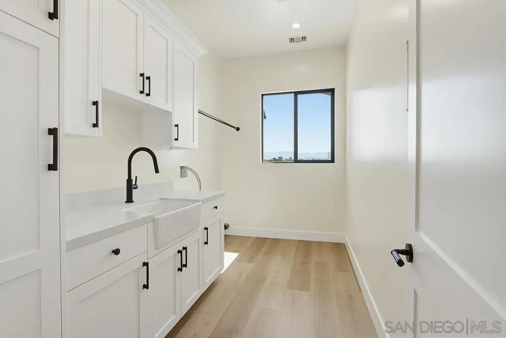 575 Twin Country Lane Fallbrook, CA 92028 - Photo 40 of 68 Laundry