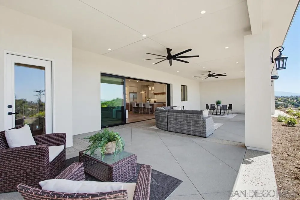 575 Twin Country Lane Fallbrook, CA 92028 - Photo 58 of 68 Patio/Deck