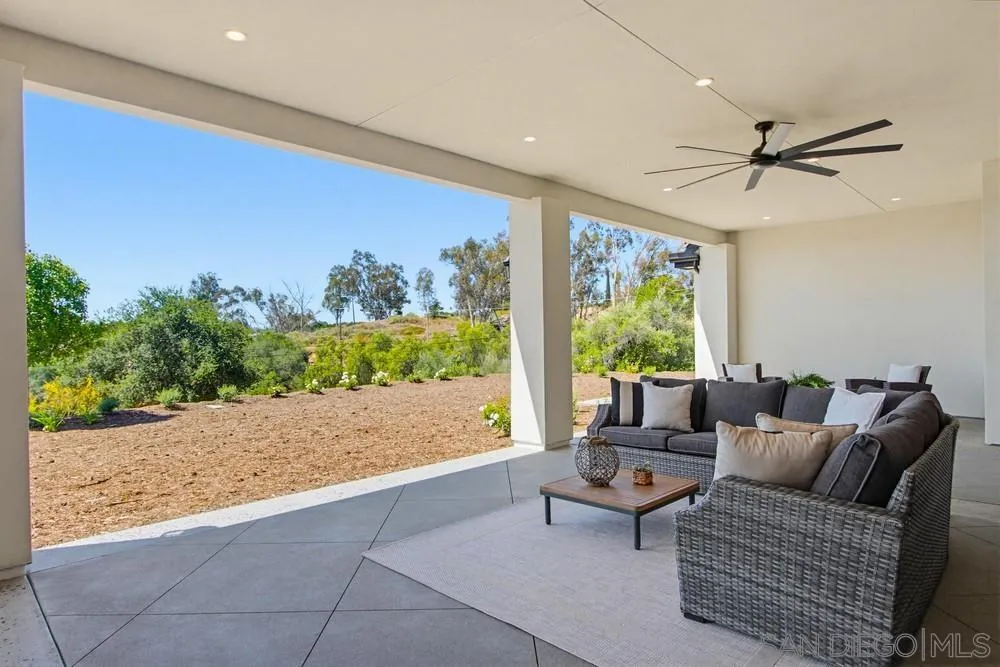 575 Twin Country Lane Fallbrook, CA 92028 - Photo 62 of 68 Patio/Deck