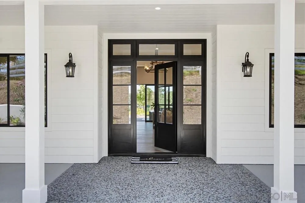 575 Twin Country Lane Fallbrook, CA 92028 - Photo 10 of 68 Exterior Front