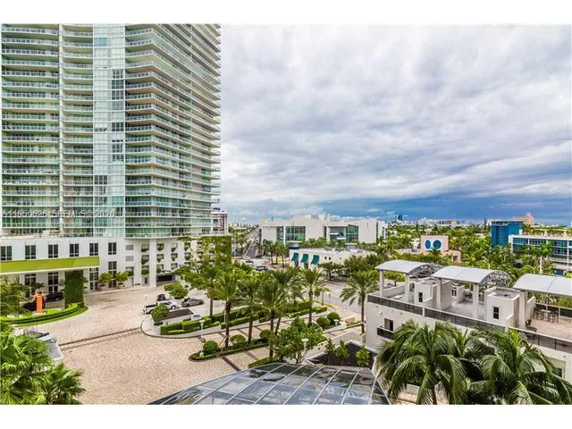 $8,200 | 400 Alton Road, Unit 705, Miami Beach, FL 33139