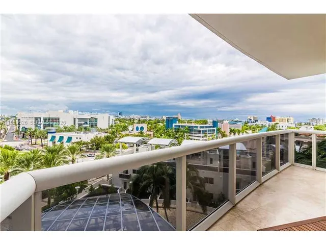 $8,200 | 400 Alton Road, Unit 705, Miami Beach, FL 33139