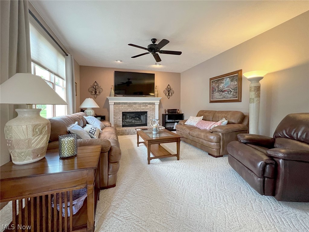 1171 Vermilion Road Vermilion, OH 44089 - Photo 11 of 32 Family room with fireplance