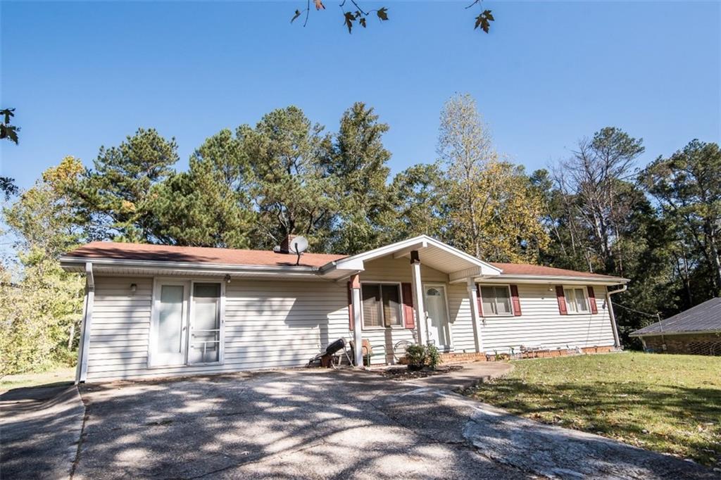 DO NOT MISS THIS 3 BEDROOM, 2 BATHROOM RANCH HOME IN CARROLLTON