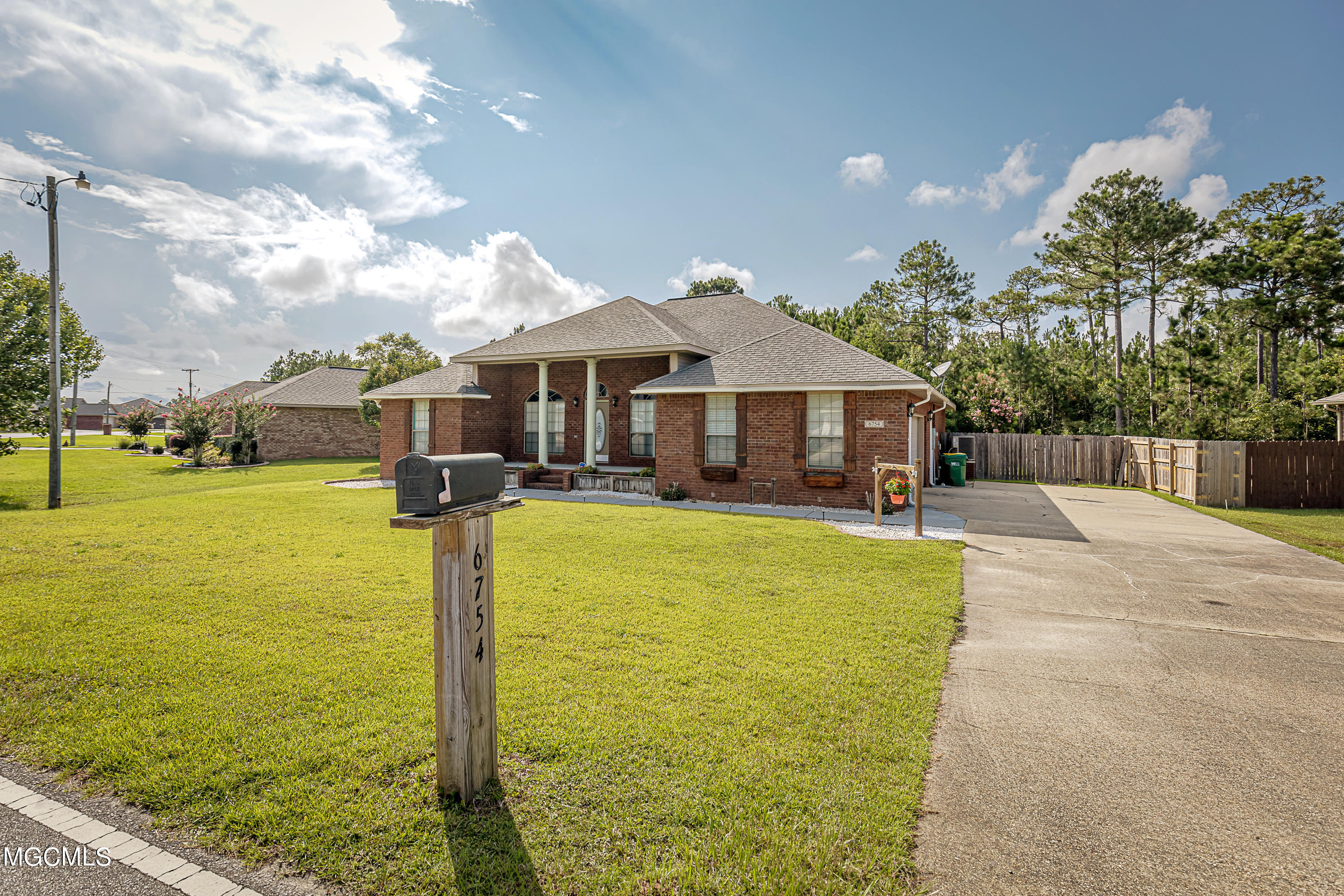 6754 Biddix Evans Road Ocean Springs, MS 39564 - Photo 5 of 54 IMG_7745