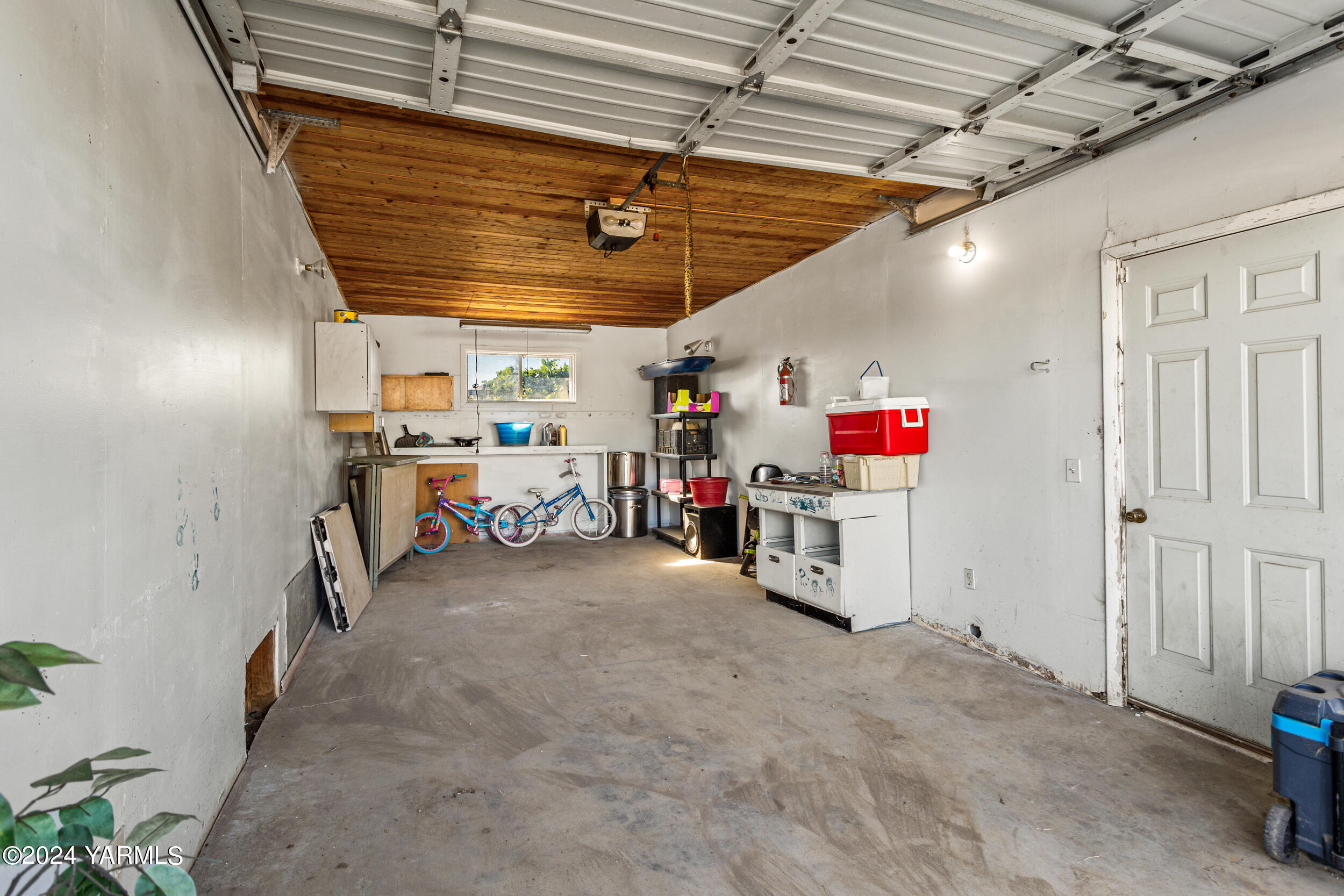1580 Progressive Road Wapato, WA 98951 - Photo 35 of 48 a view of storage and utility room