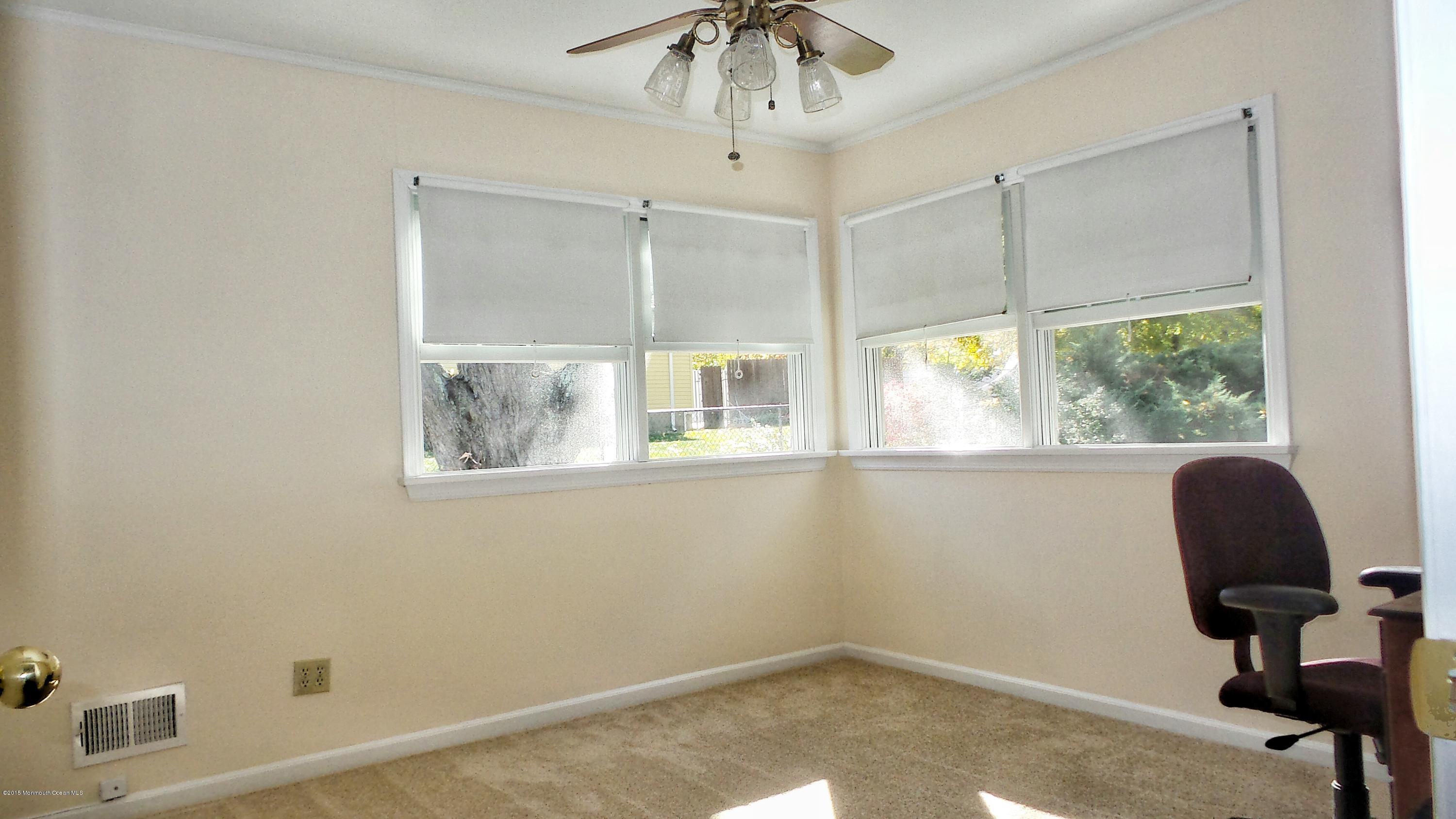 737 Hopping Road Middletown, NJ 07718 - Photo 22 of 24 20151030_112911-01