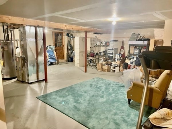 41 Sconset Circle Sandwich, MA 02563 - Photo 33 of 38 a view of a livingroom with furniture