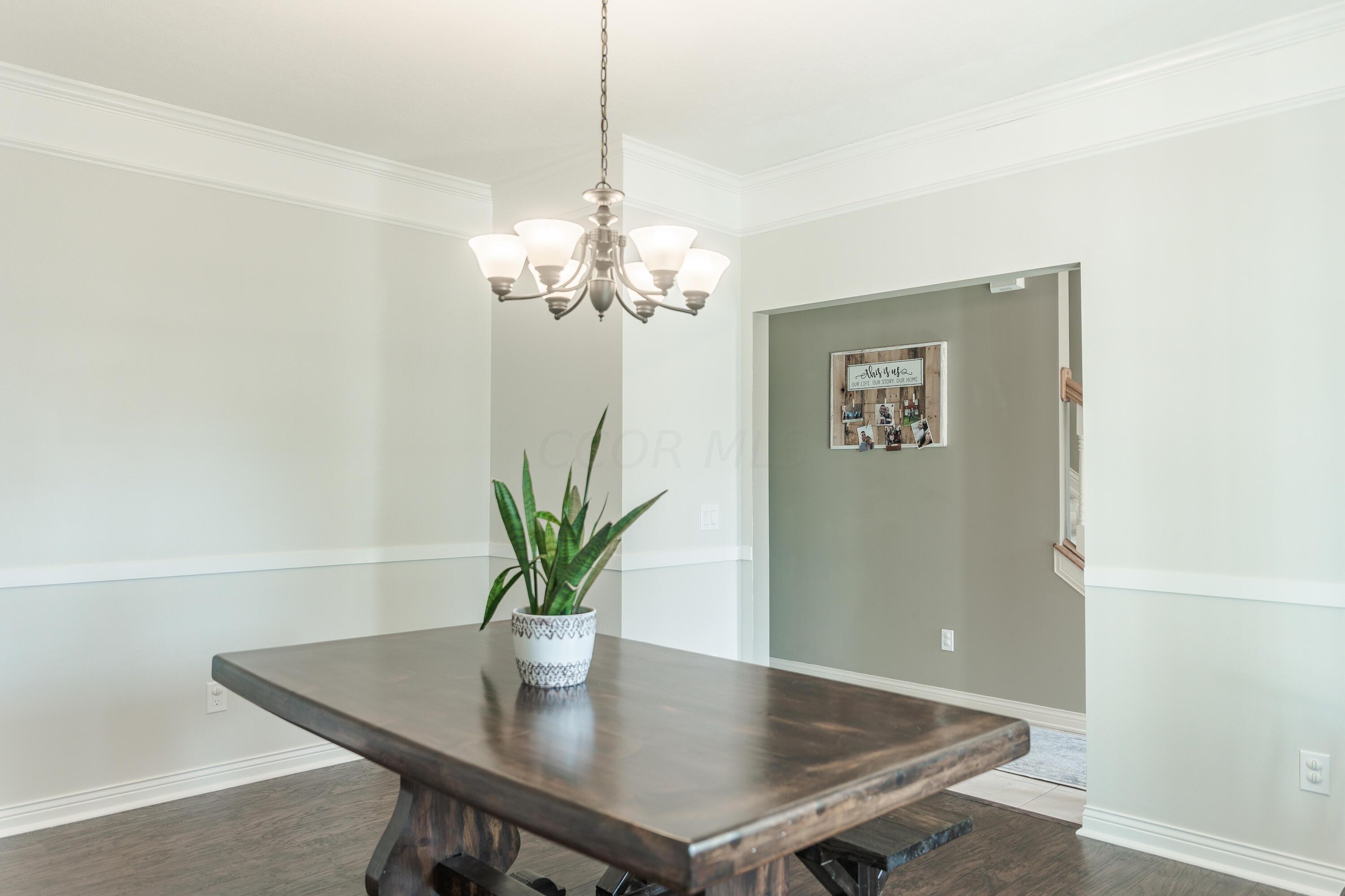 5930 Myrick Road Dublin, OH 43016 - Photo 10 of 41 Dining Room