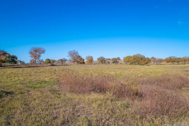 $699,000 | 847 Littlehorn Lane, La Vernia, TX 78121