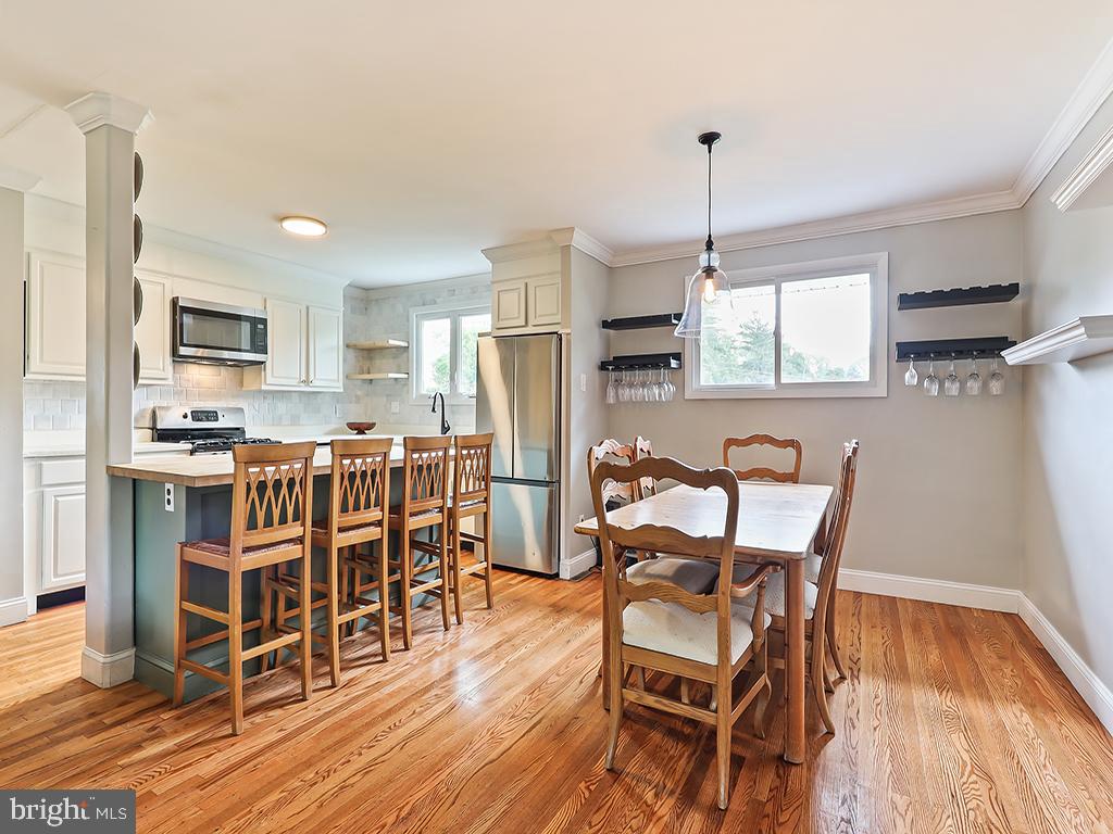566 Delvale Road Yardley, PA 19067 - Photo 5 of 45