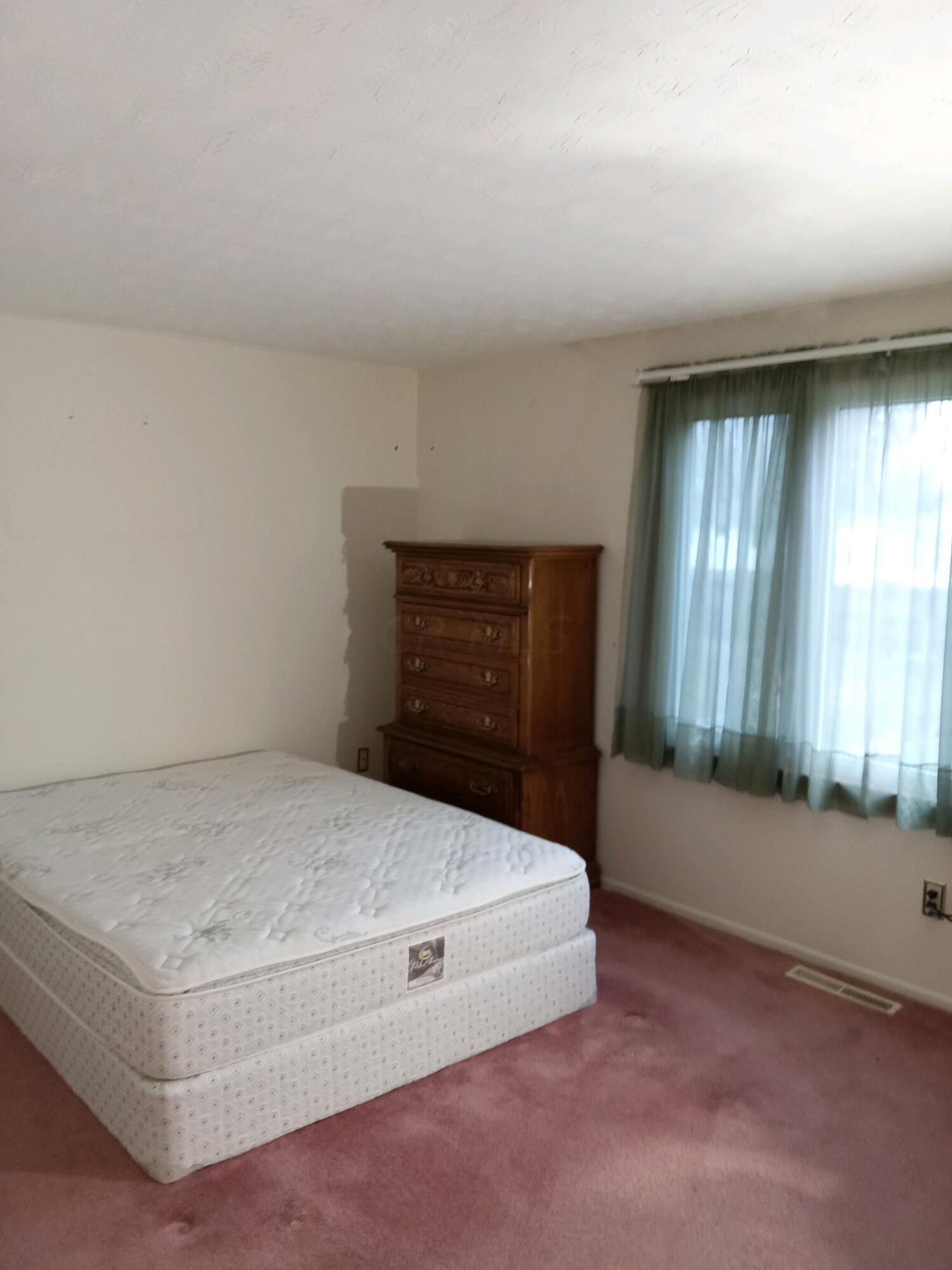 2933 Fleet Road Columbus, OH 43232 - Photo 7 of 14 master bedroom