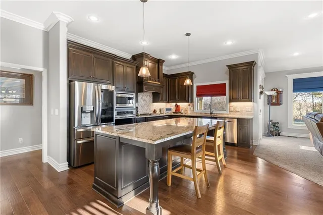 $565,000 | 3901 Southwest Odell Drive, Lee's Summit, MO 64082