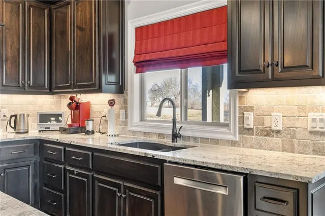 $565,000 | 3901 Southwest Odell Drive, Lee's Summit, MO 64082