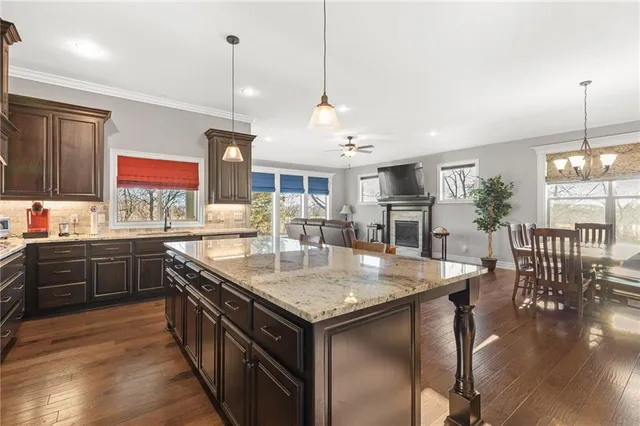 $565,000 | 3901 Southwest Odell Drive, Lee's Summit, MO 64082