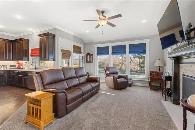 $565,000 | 3901 Southwest Odell Drive, Lee's Summit, MO 64082